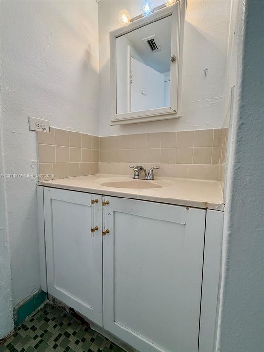 В аренду: $1,600 (1 спален, 1 ванн, 850 Квадратных фут)