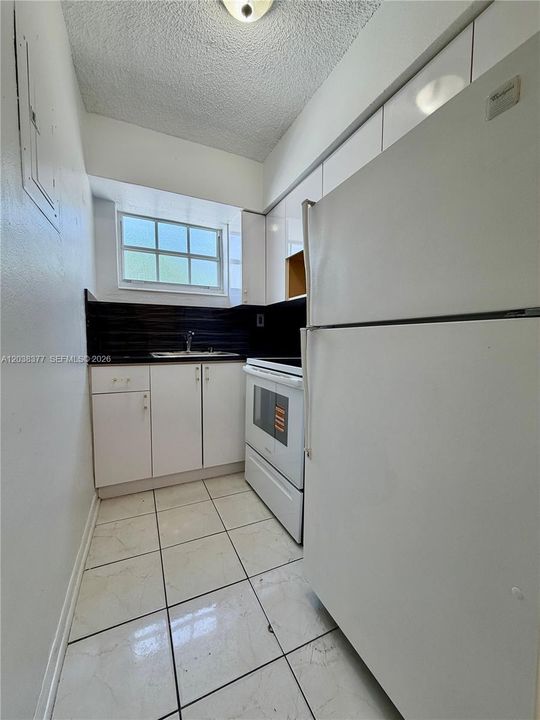 В аренду: $1,600 (1 спален, 1 ванн, 850 Квадратных фут)