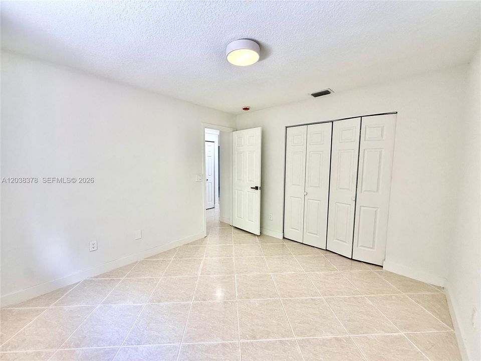 En Renta: $5,400 (4 camas, 2 baños, 2147 Pies cuadrados)