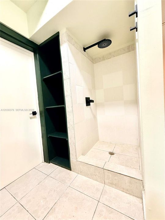 En Renta: $5,400 (4 camas, 2 baños, 2147 Pies cuadrados)
