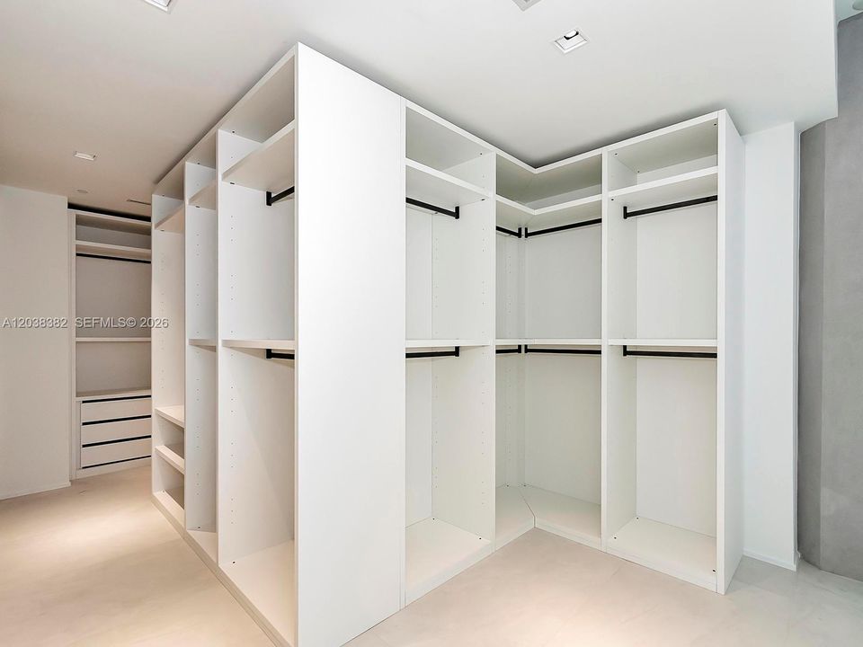 В аренду: $35,000 (4 спален, 5 ванн, 4600 Квадратных фут)