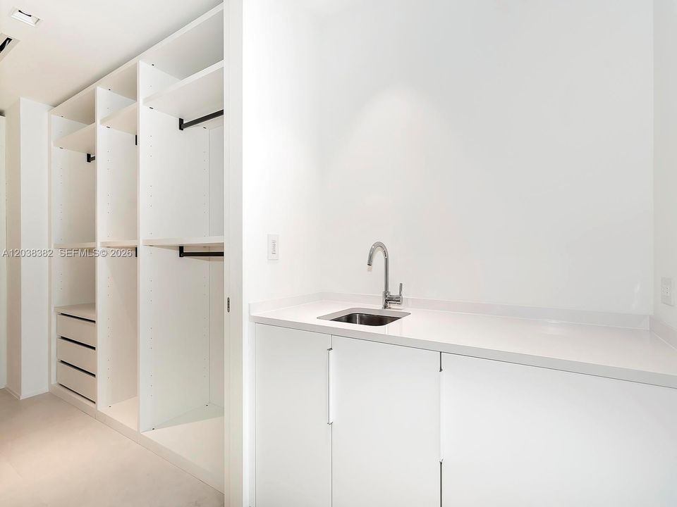 В аренду: $35,000 (4 спален, 5 ванн, 4600 Квадратных фут)