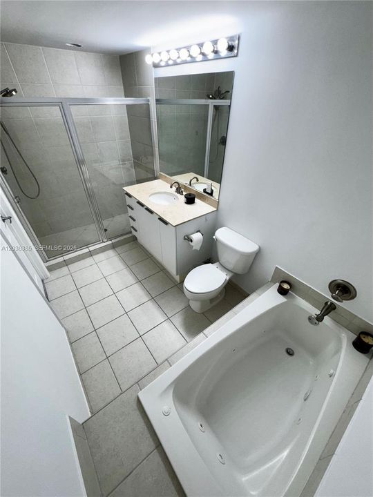 For Sale: $383,500 (2 beds, 2 baths, 1195 Square Feet)