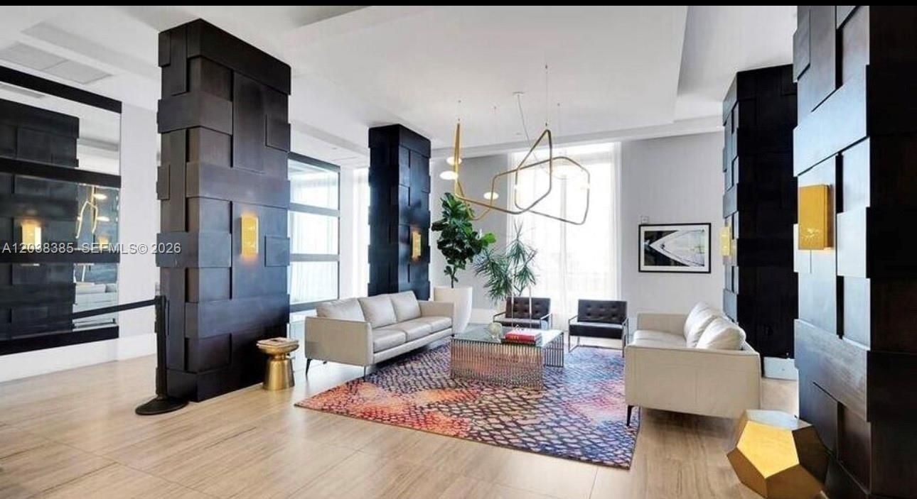 For Sale: $383,500 (2 beds, 2 baths, 1195 Square Feet)