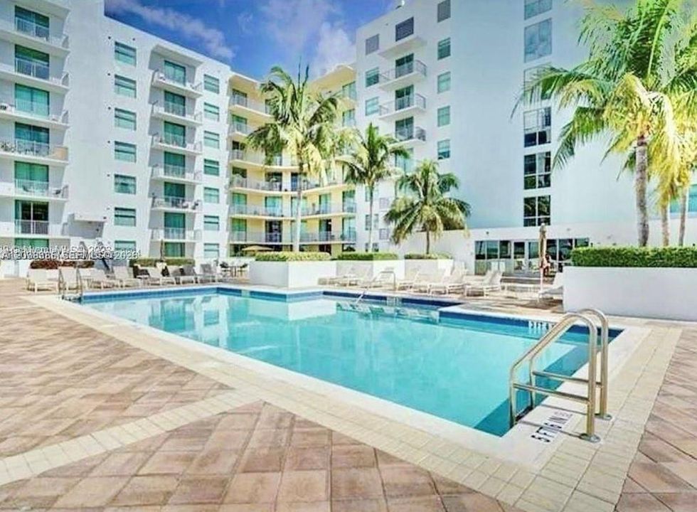 For Sale: $383,500 (2 beds, 2 baths, 1195 Square Feet)