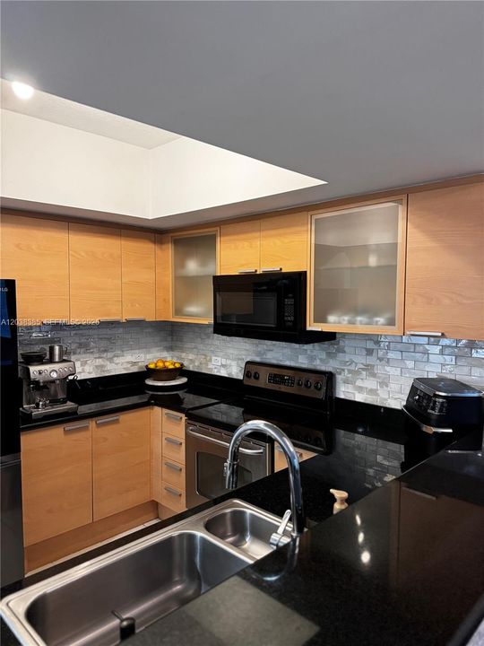 For Sale: $383,500 (2 beds, 2 baths, 1195 Square Feet)