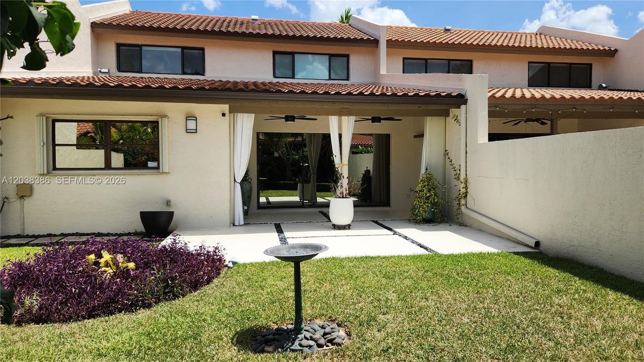 En Renta: $3,750 (3 camas, 2 baños, 1825 Pies cuadrados)