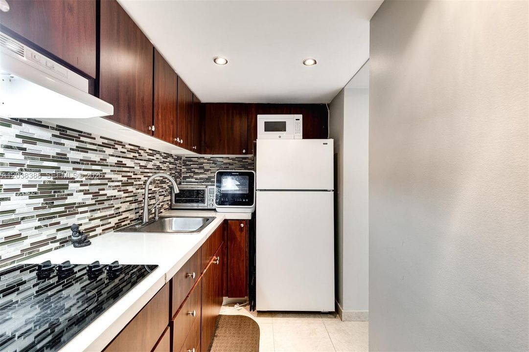 В аренду: $2,450 (0 спален, 1 ванн, 680 Квадратных фут)