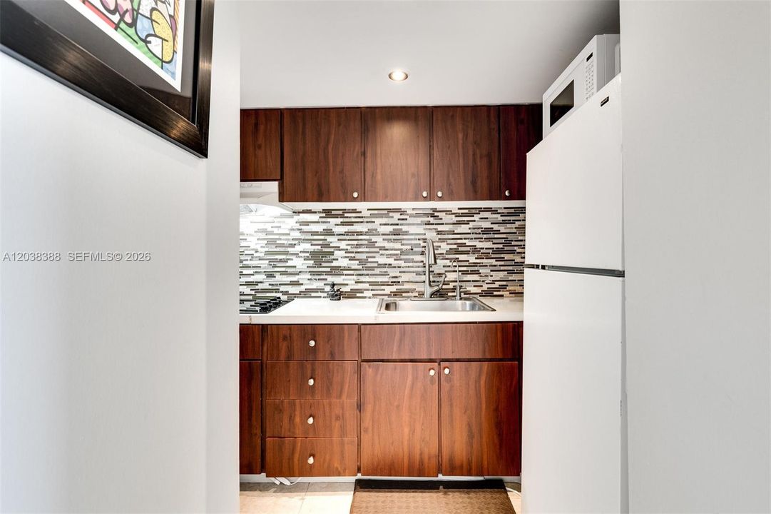 В аренду: $2,450 (0 спален, 1 ванн, 680 Квадратных фут)