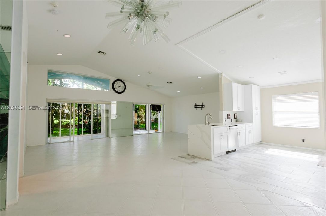 For Rent: $3,200 (3 beds, 2 baths, 1884 Square Feet)