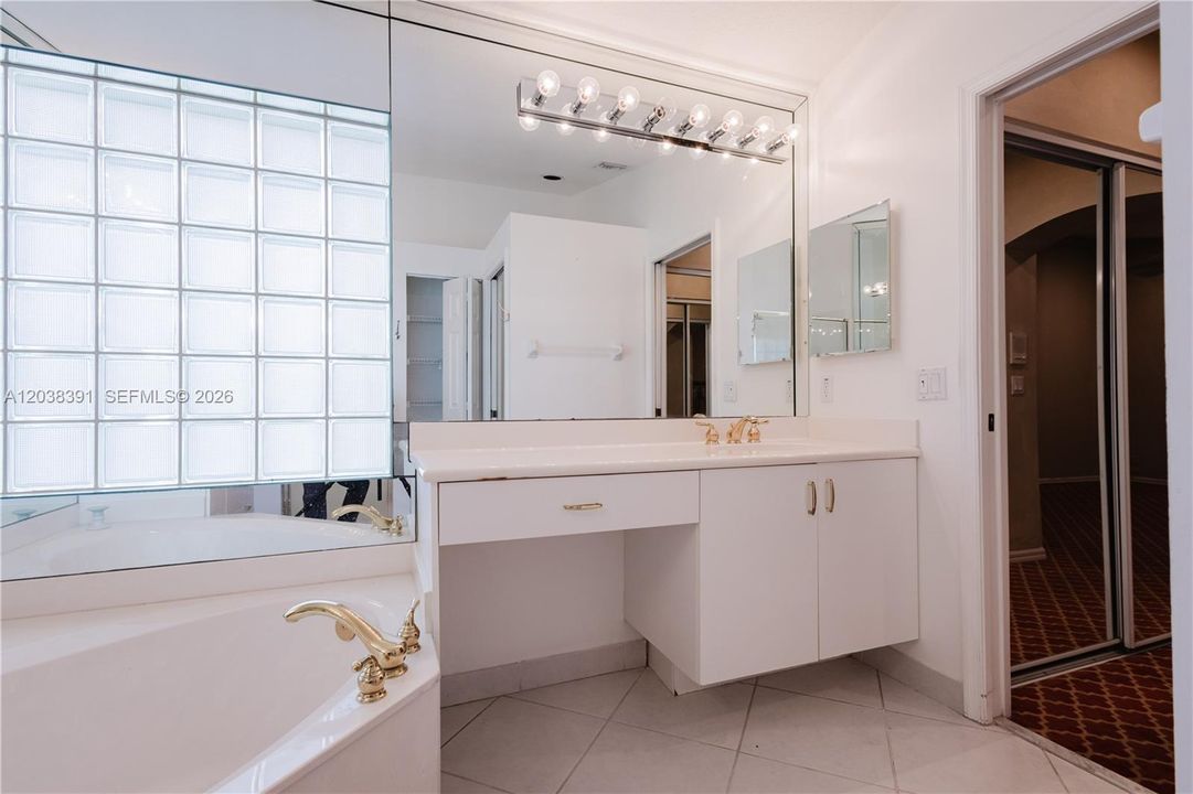 For Rent: $3,200 (3 beds, 2 baths, 1884 Square Feet)