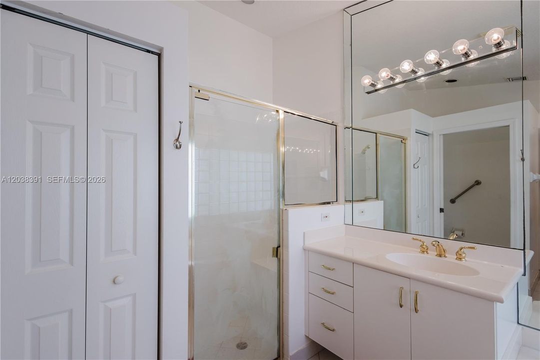 For Rent: $3,200 (3 beds, 2 baths, 1884 Square Feet)