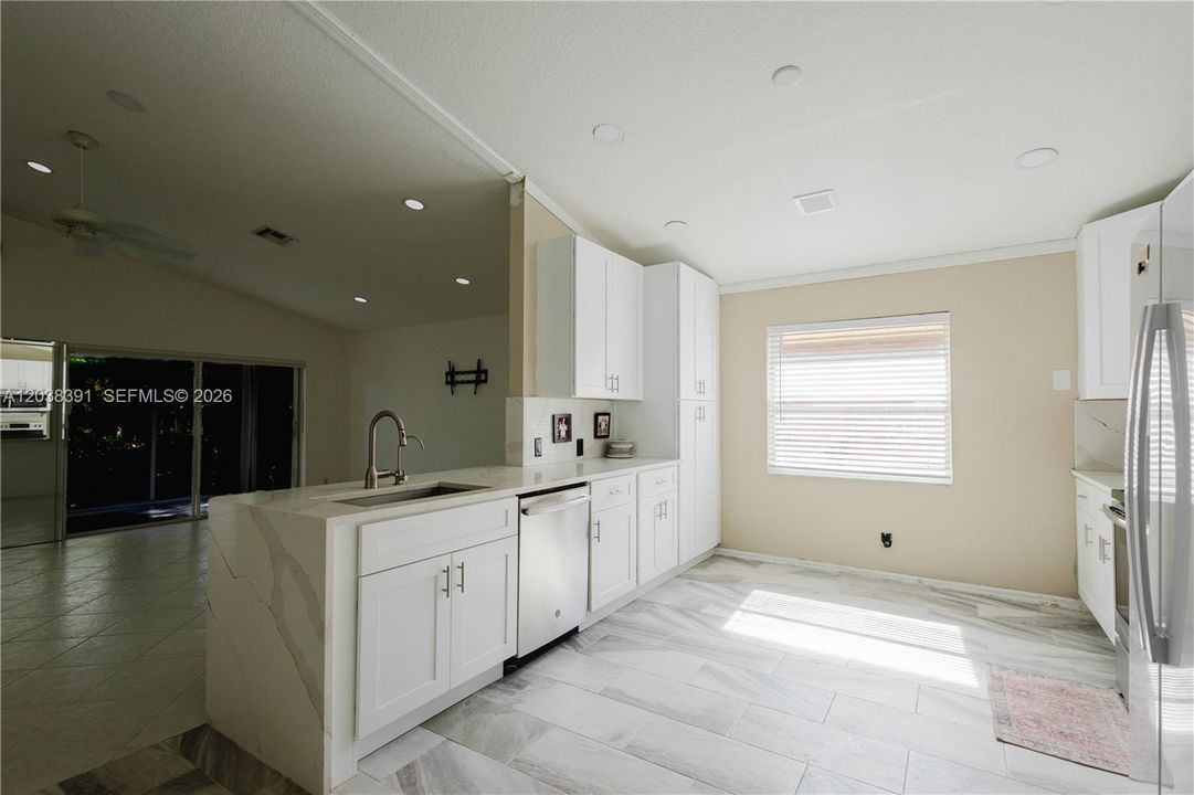 For Rent: $3,200 (3 beds, 2 baths, 1884 Square Feet)