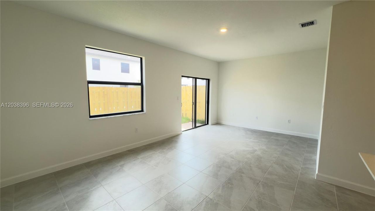 En Renta: $3,000 (4 camas, 2 baños, 1820 Pies cuadrados)
