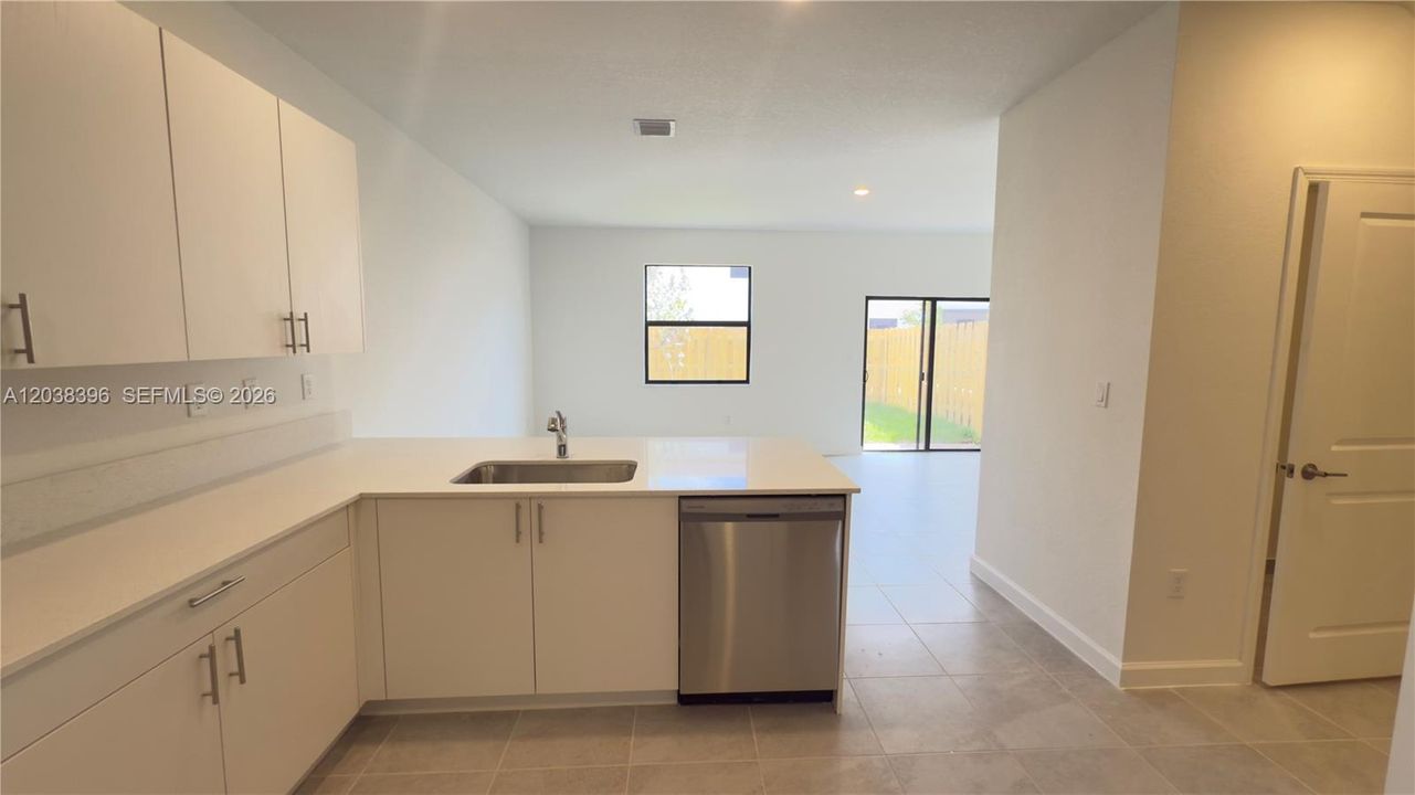 En Renta: $3,000 (4 camas, 2 baños, 1820 Pies cuadrados)