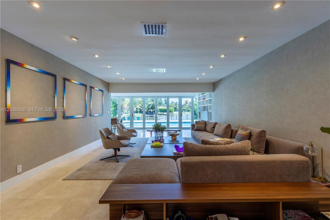 For Sale: $2,980,000 (5 beds, 4 baths, 3880 Square Feet)
