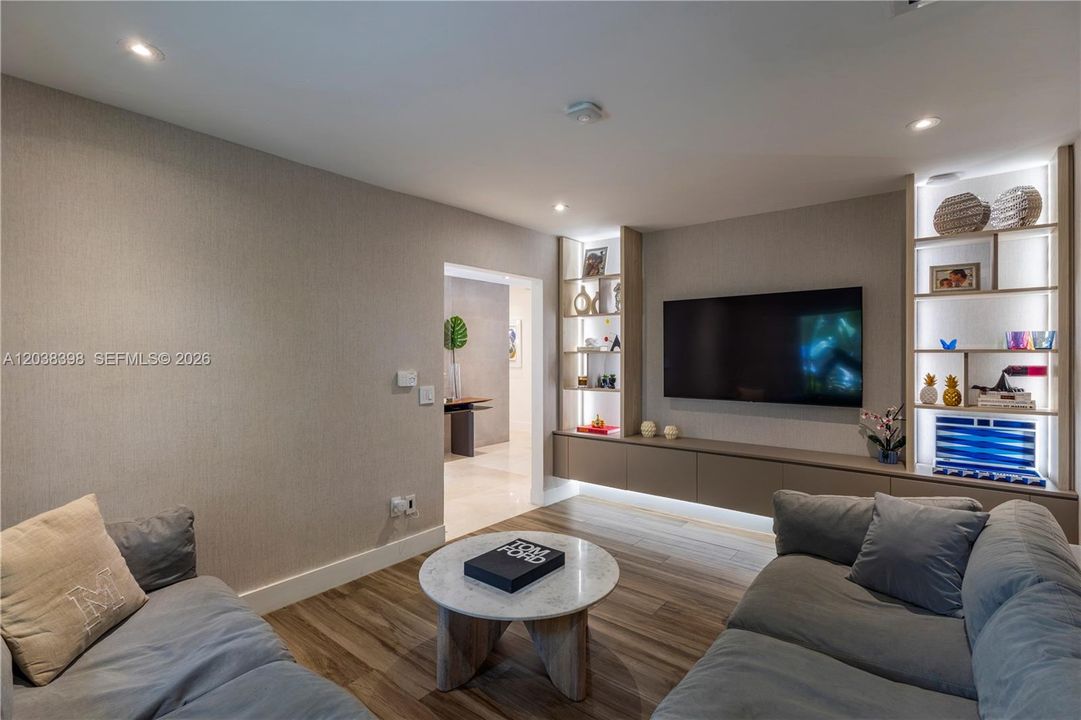 For Sale: $2,980,000 (5 beds, 4 baths, 3880 Square Feet)