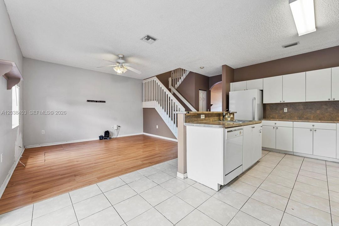 For Sale: $289,900 (4 beds, 2 baths, 1846 Square Feet)