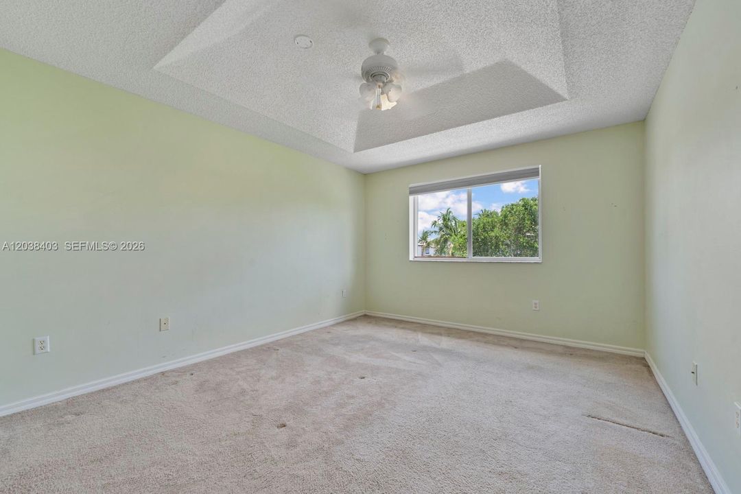 For Sale: $289,900 (4 beds, 2 baths, 1846 Square Feet)