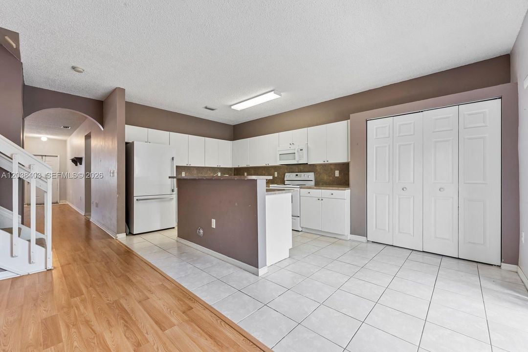 For Sale: $289,900 (4 beds, 2 baths, 1846 Square Feet)