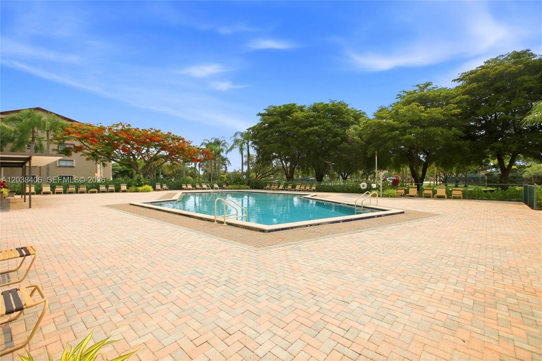 For Sale: $255,000 (2 beds, 2 baths, 1207 Square Feet)