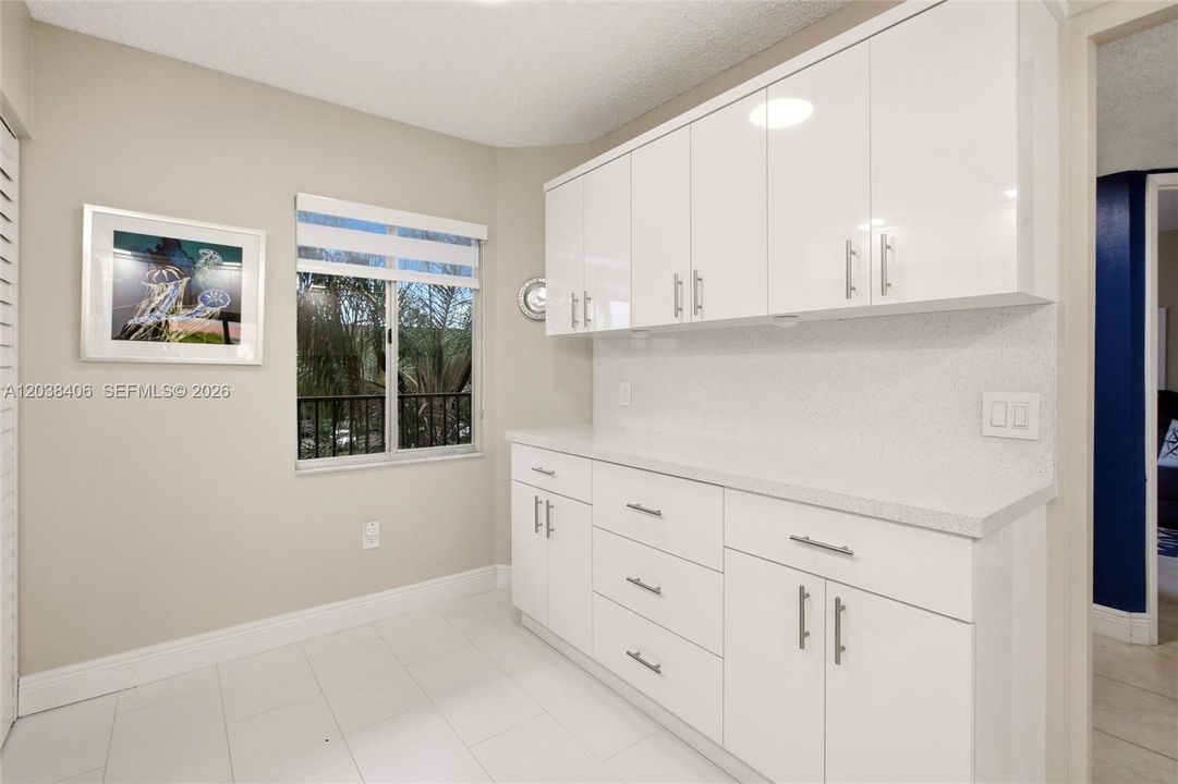 For Sale: $255,000 (2 beds, 2 baths, 1207 Square Feet)