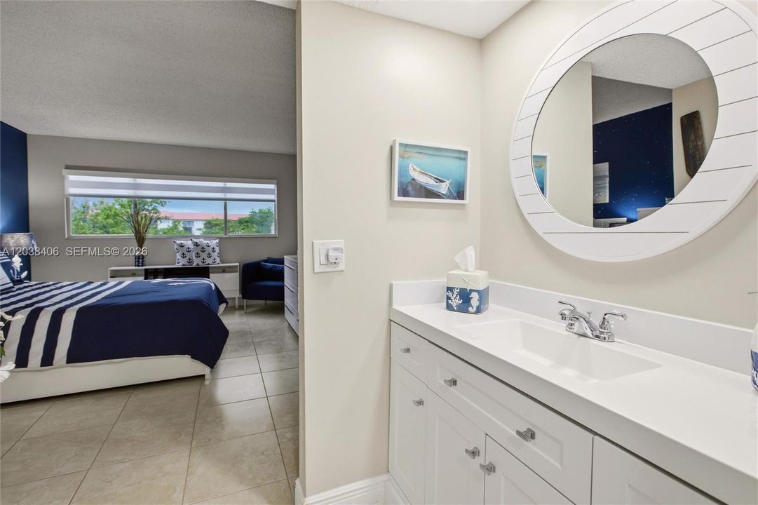 For Sale: $255,000 (2 beds, 2 baths, 1207 Square Feet)