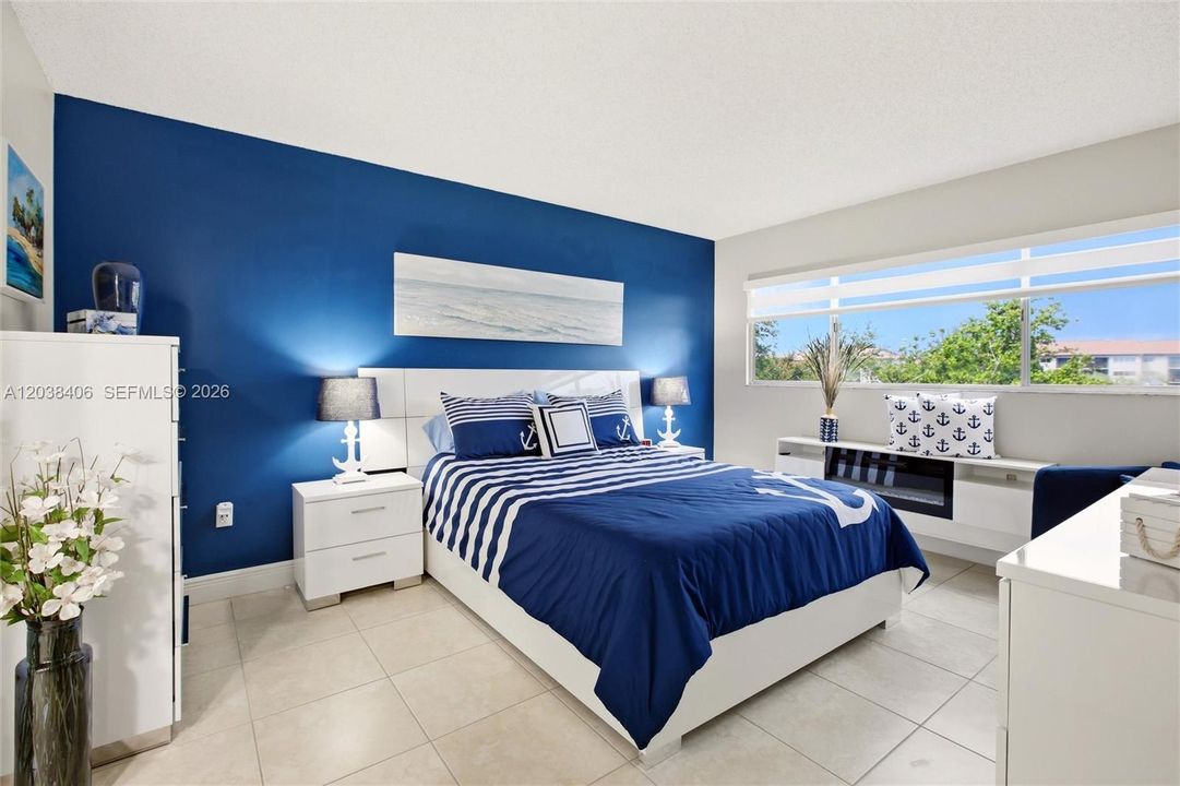 For Sale: $255,000 (2 beds, 2 baths, 1207 Square Feet)