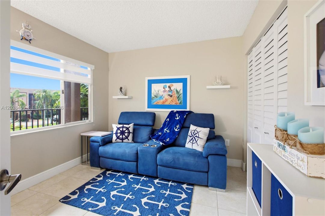 For Sale: $255,000 (2 beds, 2 baths, 1207 Square Feet)