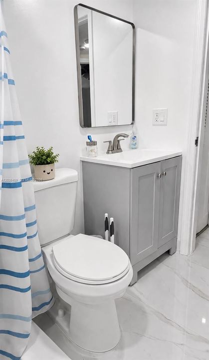 For Rent: $2,750 (3 beds, 2 baths, 1002 Square Feet)