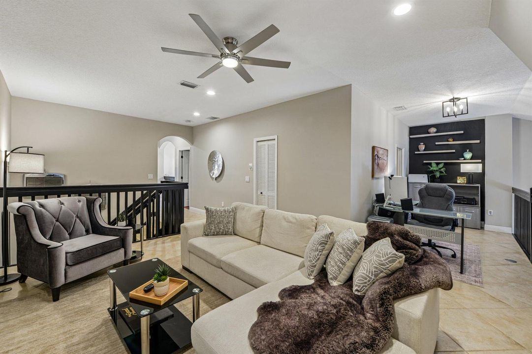 37-web-or-mls-W Palm Aire Dr-S1306-037
