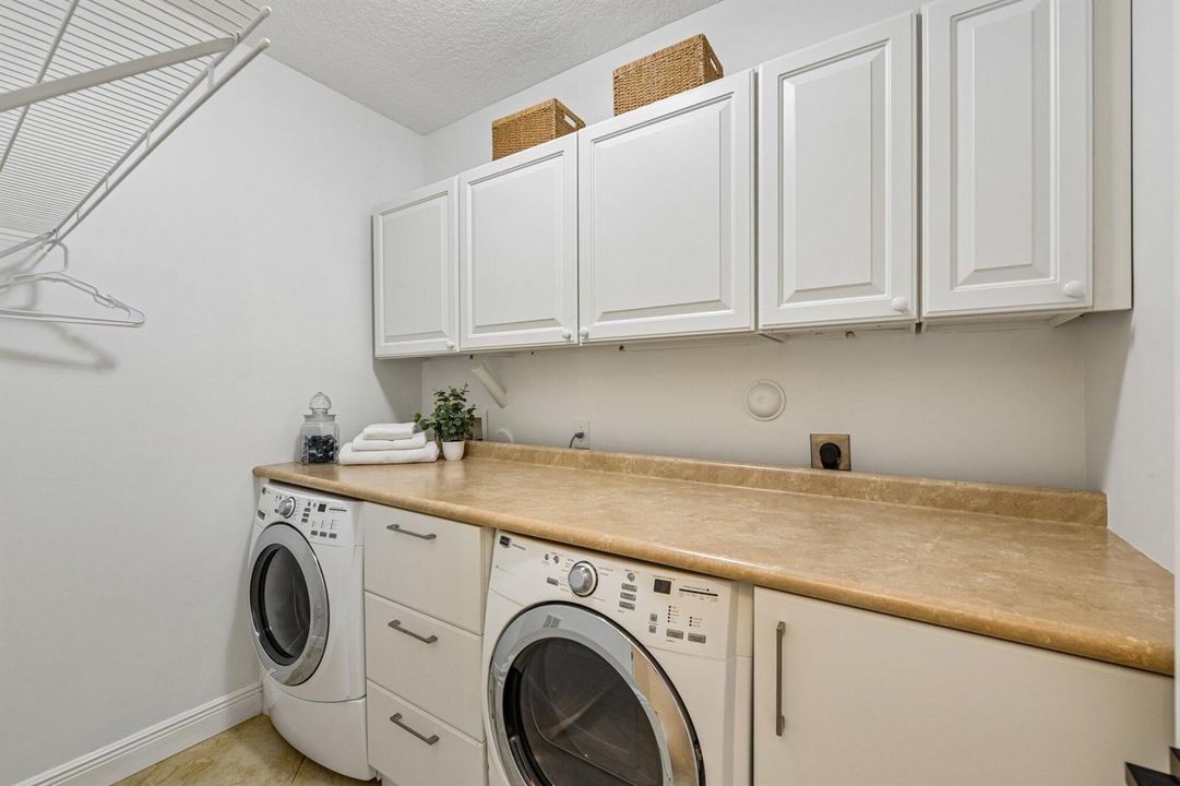 25-web-or-mls-W Palm Aire Dr-S1306-025