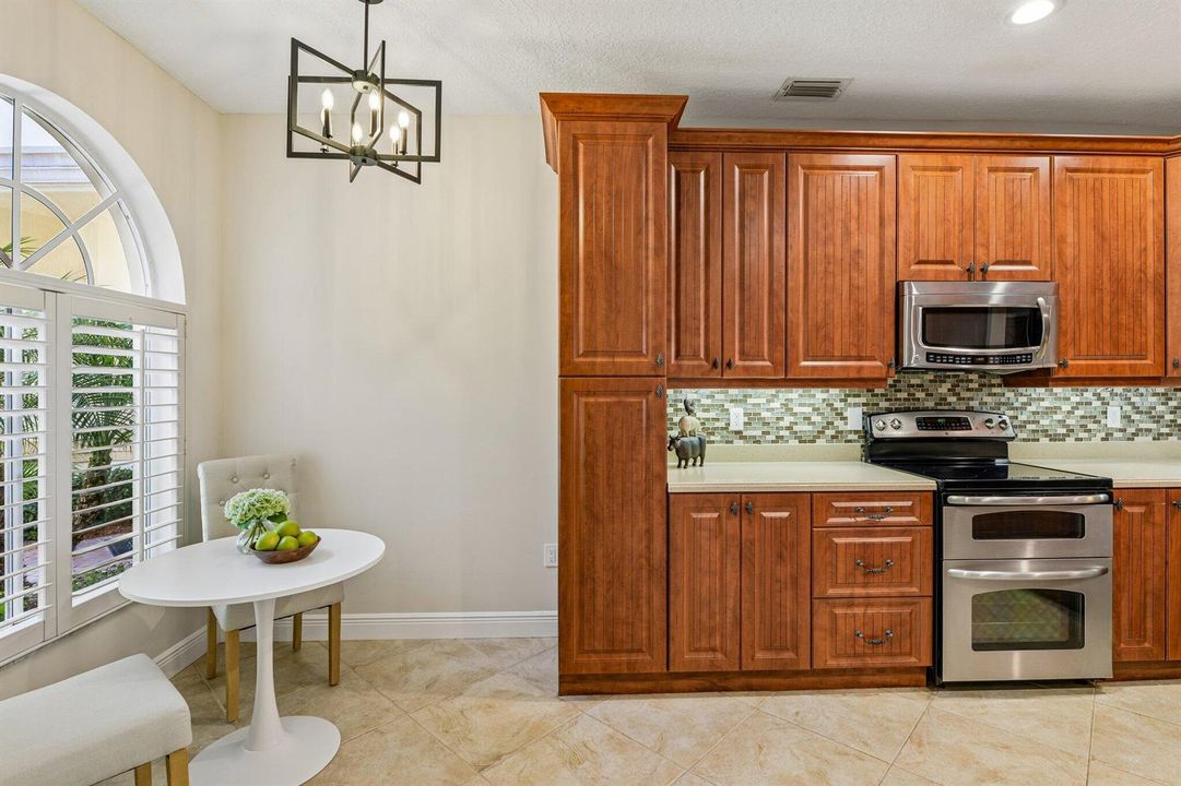 15-web-or-mls-W Palm Aire Dr-S1306-015