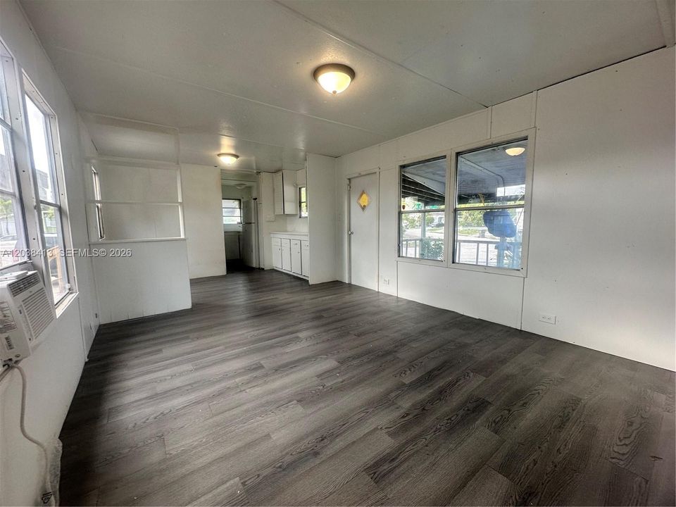 В аренду: $1,650 (2 спален, 1 ванн, 624 Квадратных фут)
