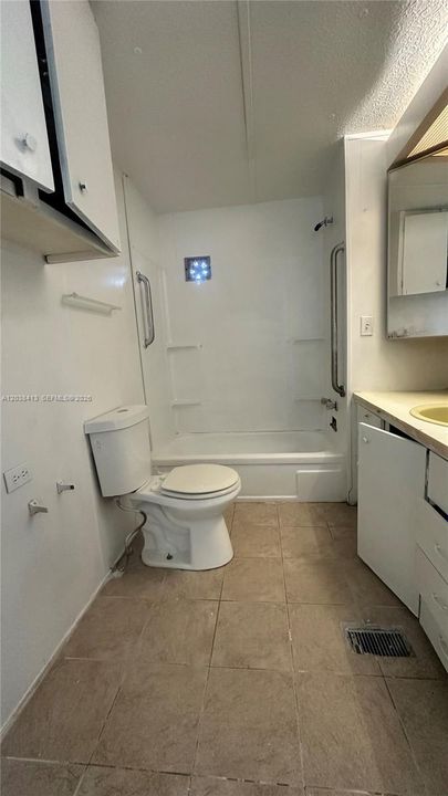 В аренду: $1,650 (2 спален, 1 ванн, 624 Квадратных фут)