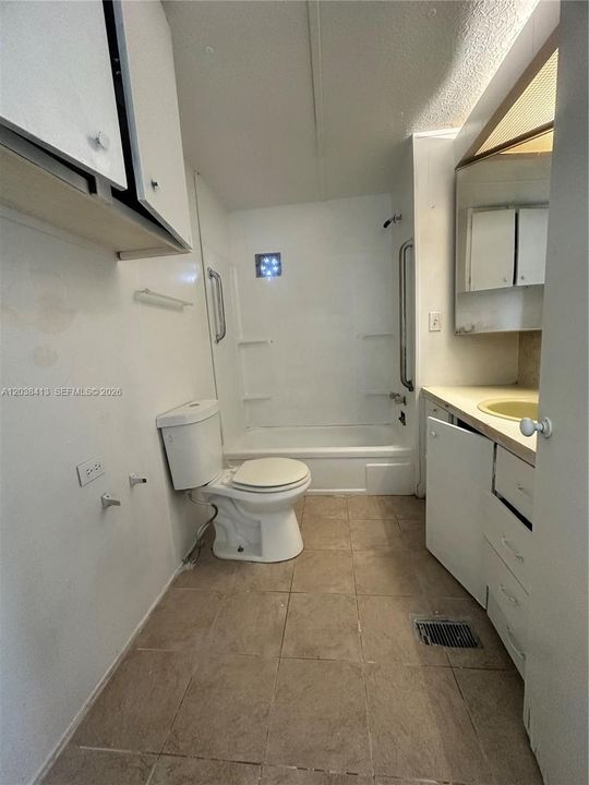 В аренду: $1,650 (2 спален, 1 ванн, 624 Квадратных фут)