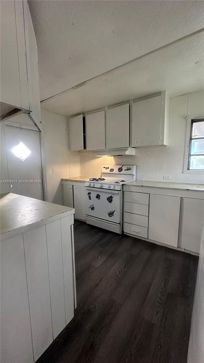 В аренду: $1,650 (2 спален, 1 ванн, 624 Квадратных фут)