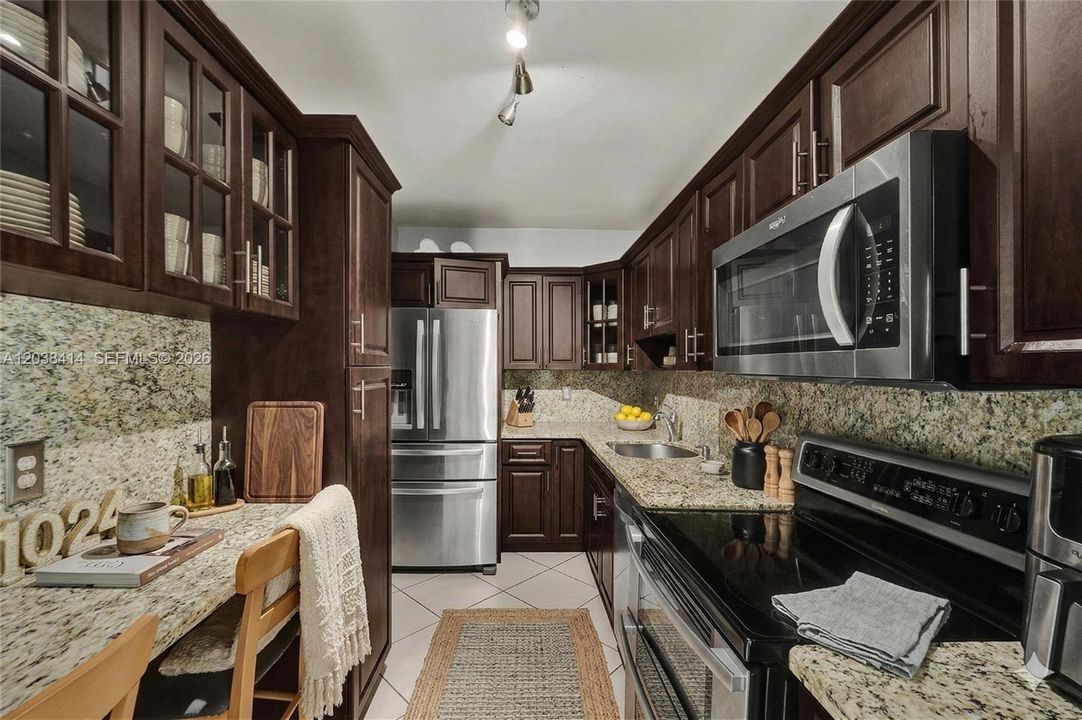 В аренду: $2,700 (2 спален, 2 ванн, 1079 Квадратных фут)