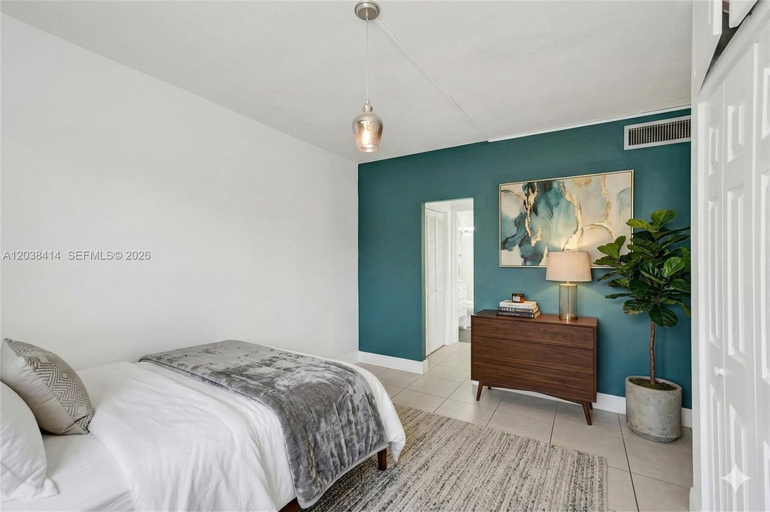 В аренду: $2,700 (2 спален, 2 ванн, 1079 Квадратных фут)