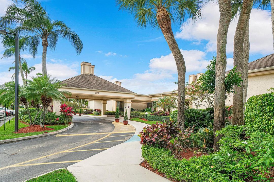 Country Club Portico