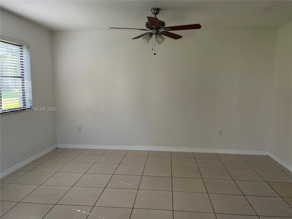 En Venta: $339,900 (3 camas, 2 baños, 1383 Pies cuadrados)