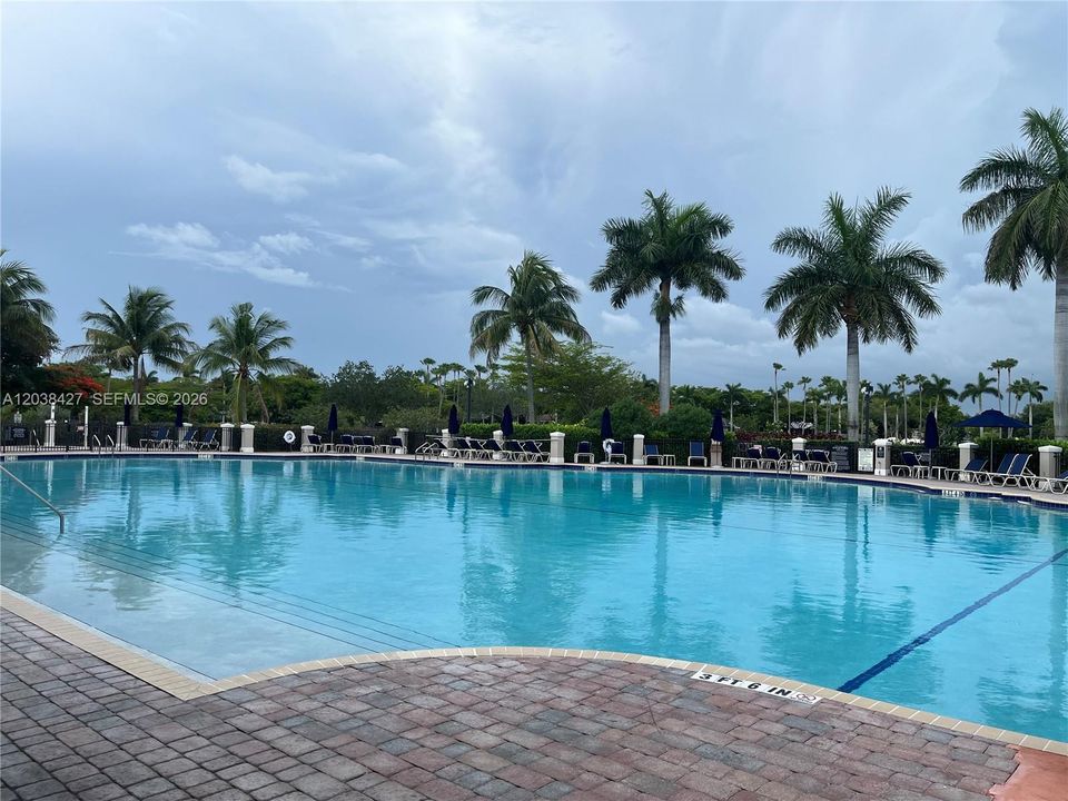 En Venta: $339,900 (3 camas, 2 baños, 1383 Pies cuadrados)