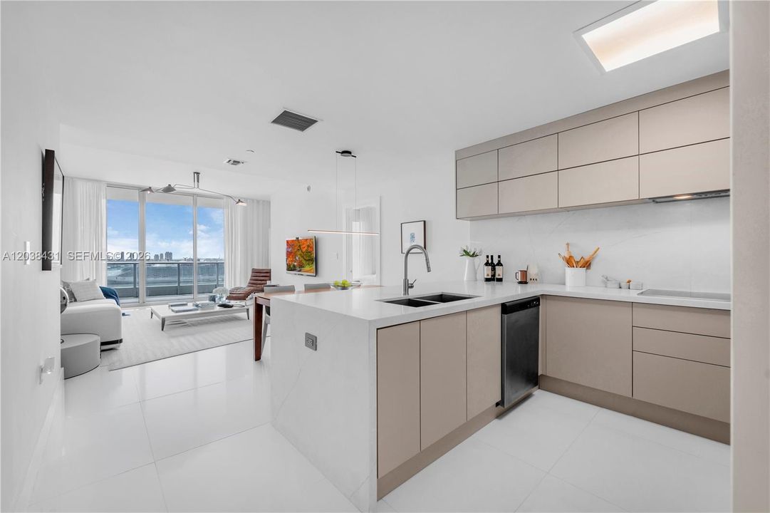 На продажу: $1,299,000 (3 спален, 3 ванн, 1575 Квадратных фут)