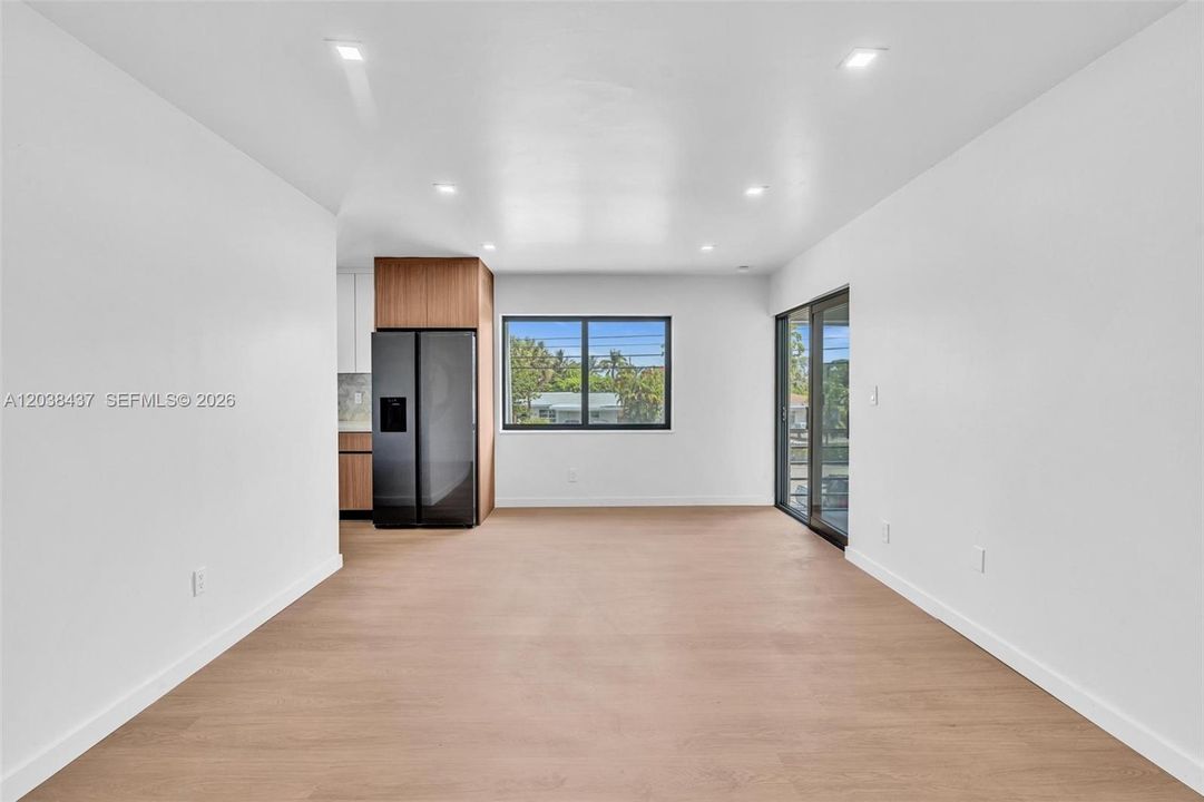В аренду: $2,975 (3 спален, 1 ванн, 917 Квадратных фут)