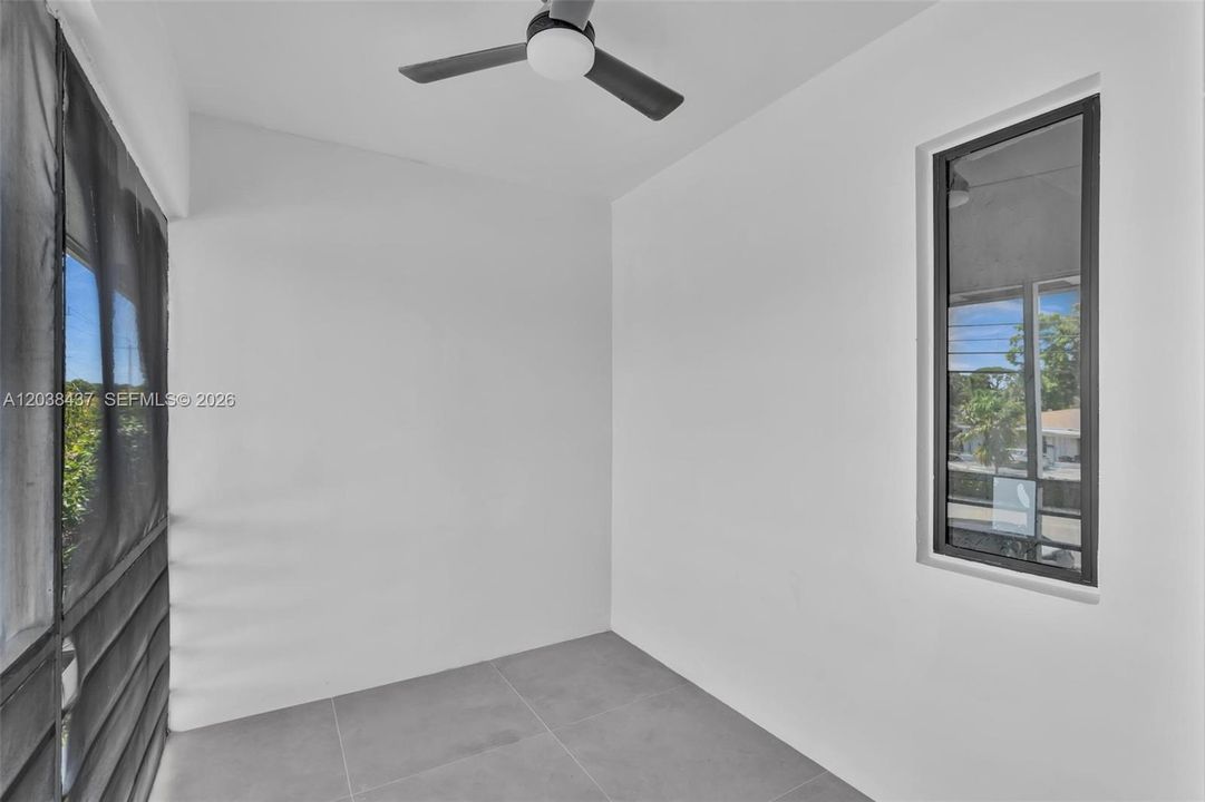 В аренду: $2,975 (3 спален, 1 ванн, 917 Квадратных фут)