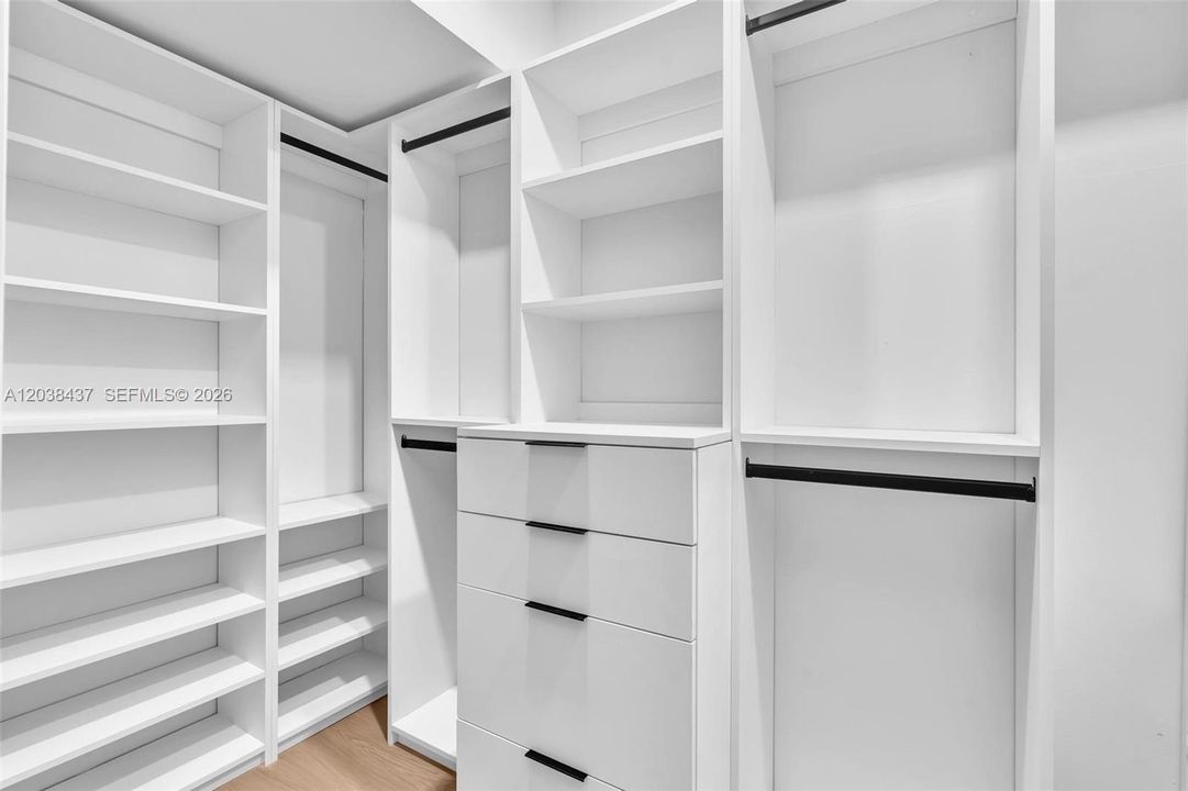 В аренду: $2,975 (3 спален, 1 ванн, 917 Квадратных фут)