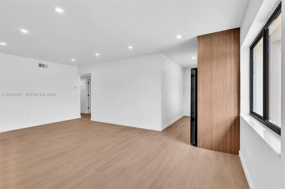 В аренду: $2,975 (3 спален, 1 ванн, 917 Квадратных фут)