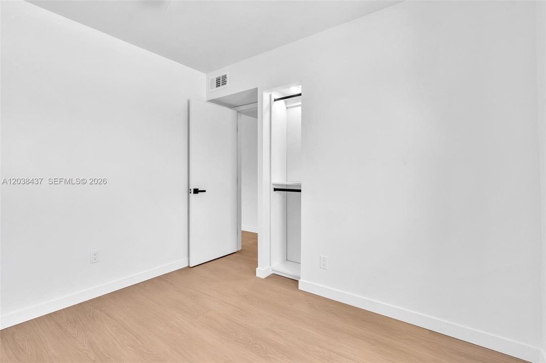 В аренду: $2,975 (3 спален, 1 ванн, 917 Квадратных фут)