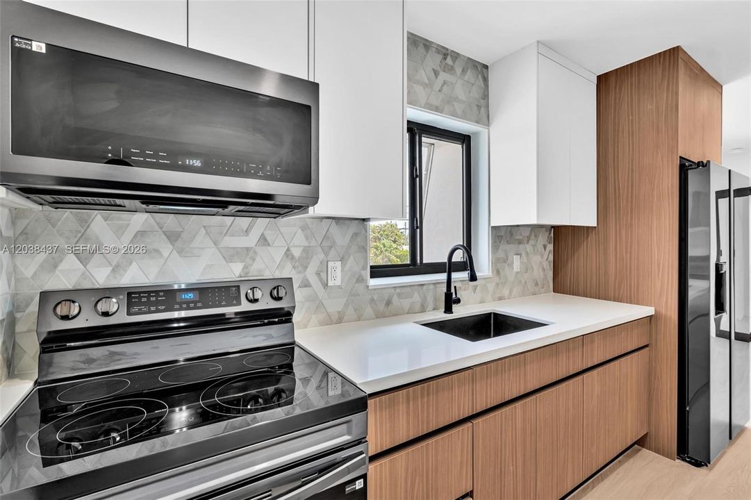 В аренду: $2,975 (3 спален, 1 ванн, 917 Квадратных фут)