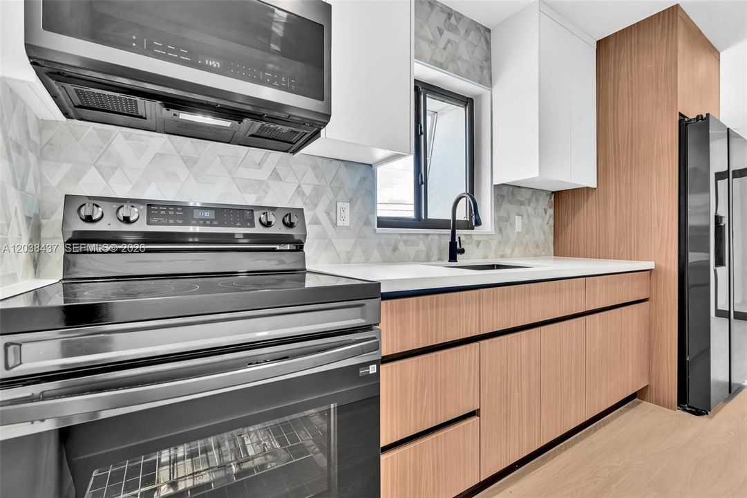 В аренду: $2,975 (3 спален, 1 ванн, 917 Квадратных фут)